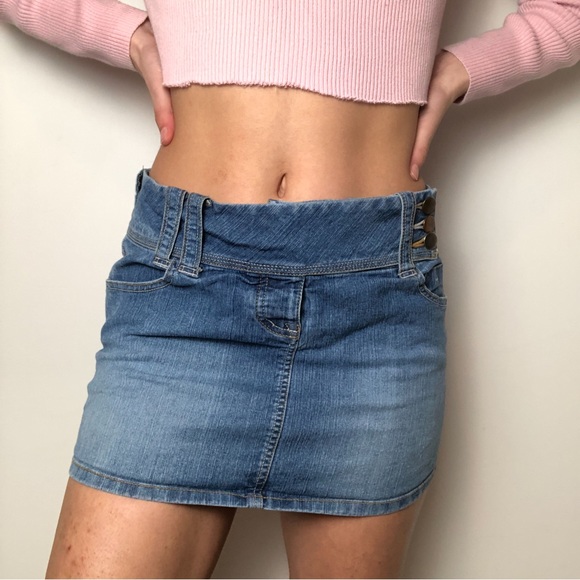 Y2K Wide Belt Button Mini Denim Skirt! - Picture 2 of 6